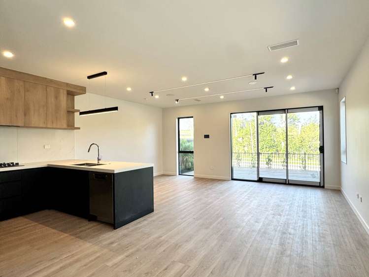 80F Tukutata Crescent_1