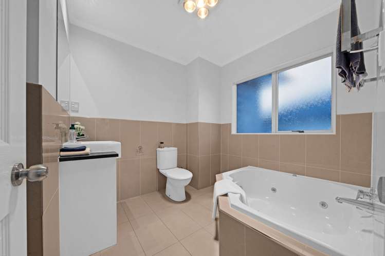 17 Andy Crescent Flat Bush_28