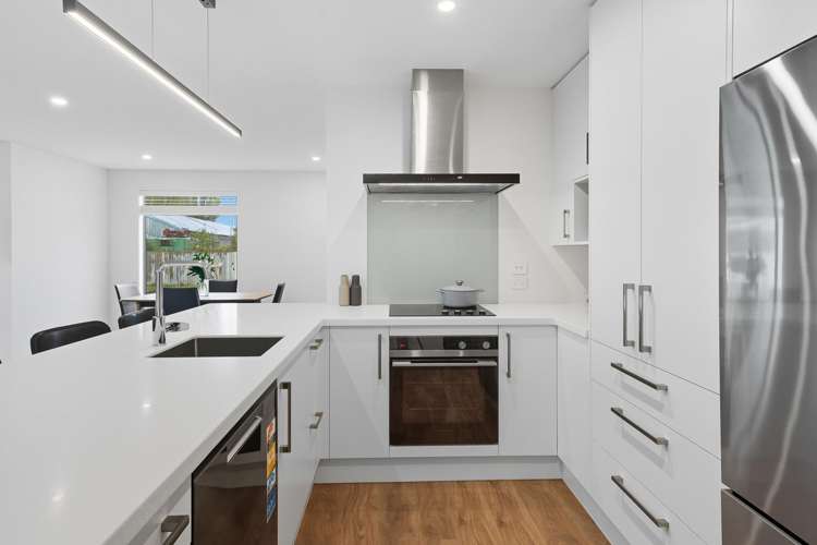 3 Ada Wells Court Yaldhurst_3