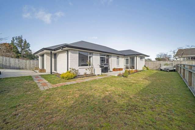 Modern comfort and easy care living in Taupo