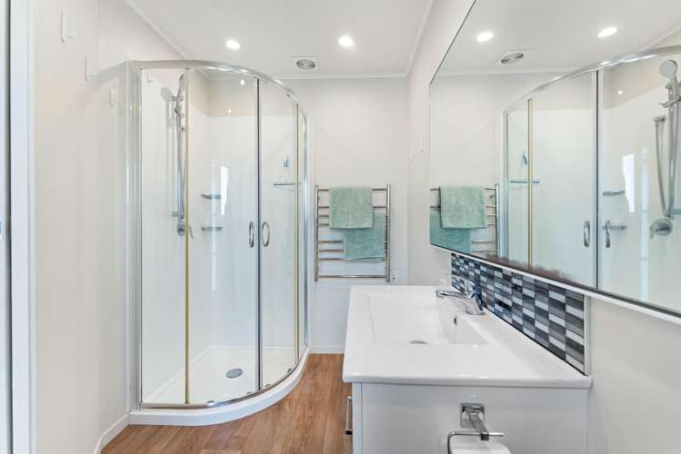 2/30 Waiari Road Conifer Grove_12
