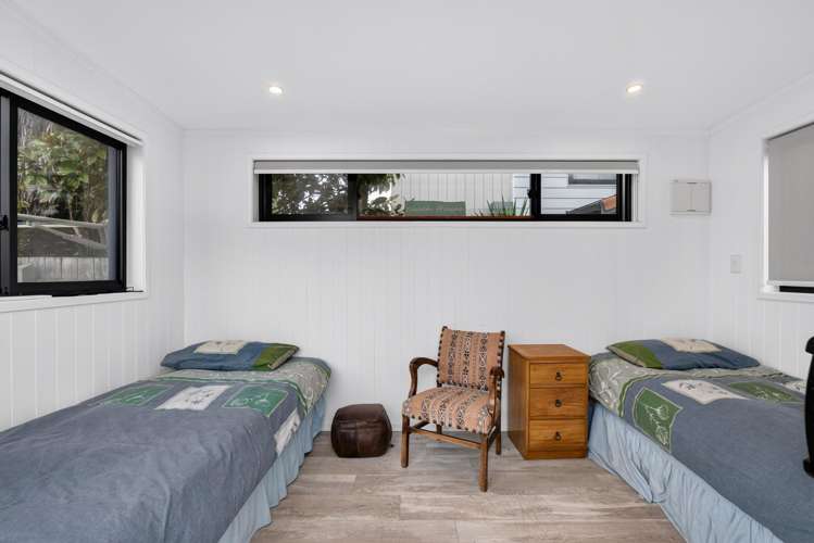 34 The Esplanade Westshore_33
