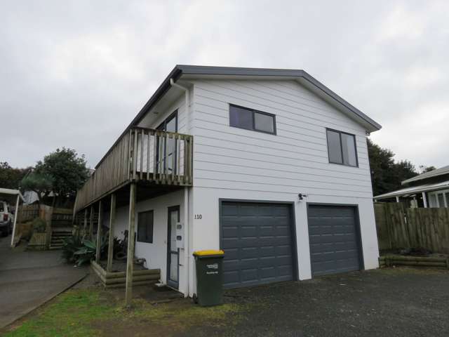 Low Maintenance Living, Perfect Location!