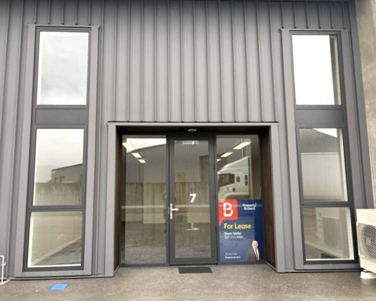 6 and 7/9 Harvest Road Cromwell_1