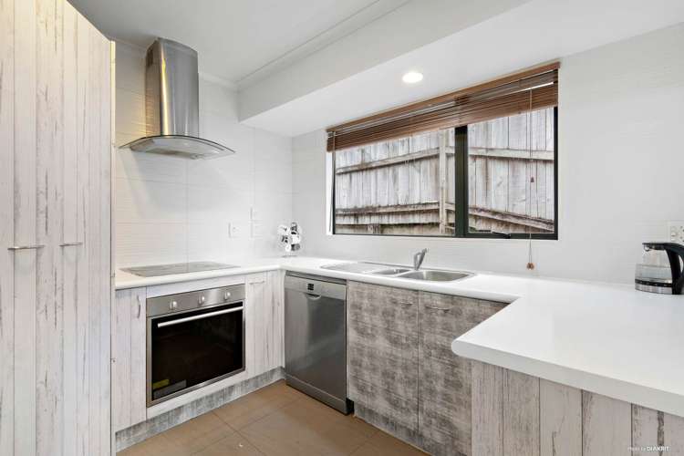 10 Earnslaw Crescent Clover Park_2