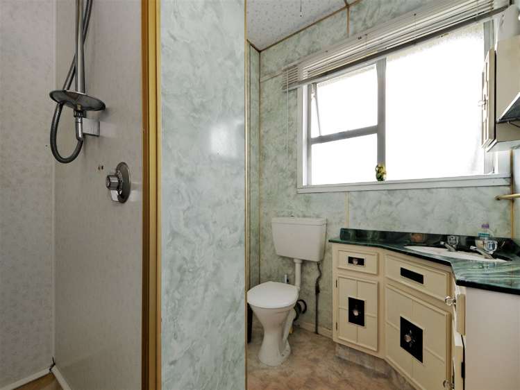 36 Buscomb Avenue Henderson_20