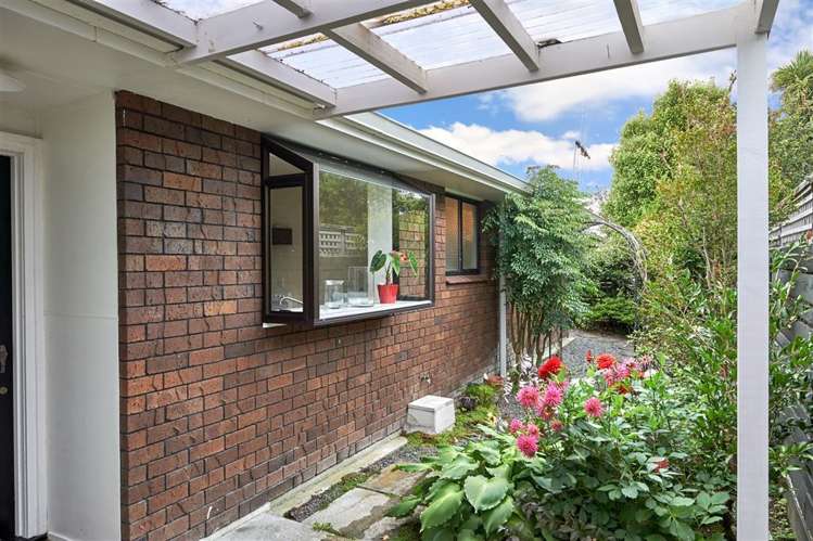 311c Fitzherbert Avenue West End_16