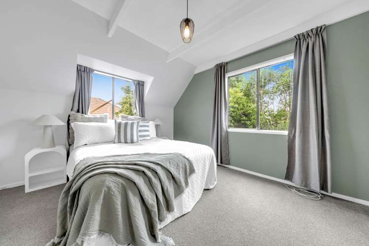 2/31 Challen Close Conifer Grove_12