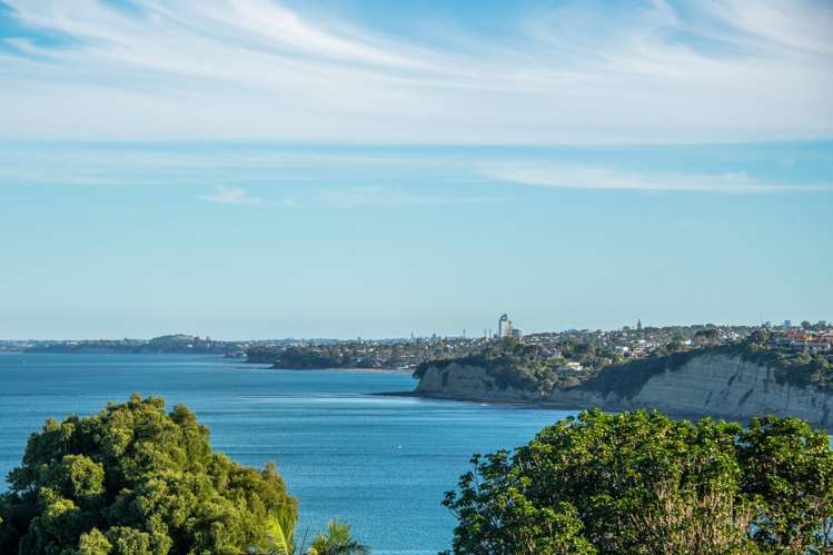 1/8 Clifton Road Waiake_24