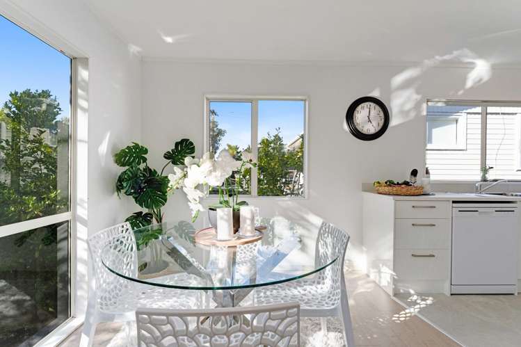 2/66 Coronation Road Hillcrest_7