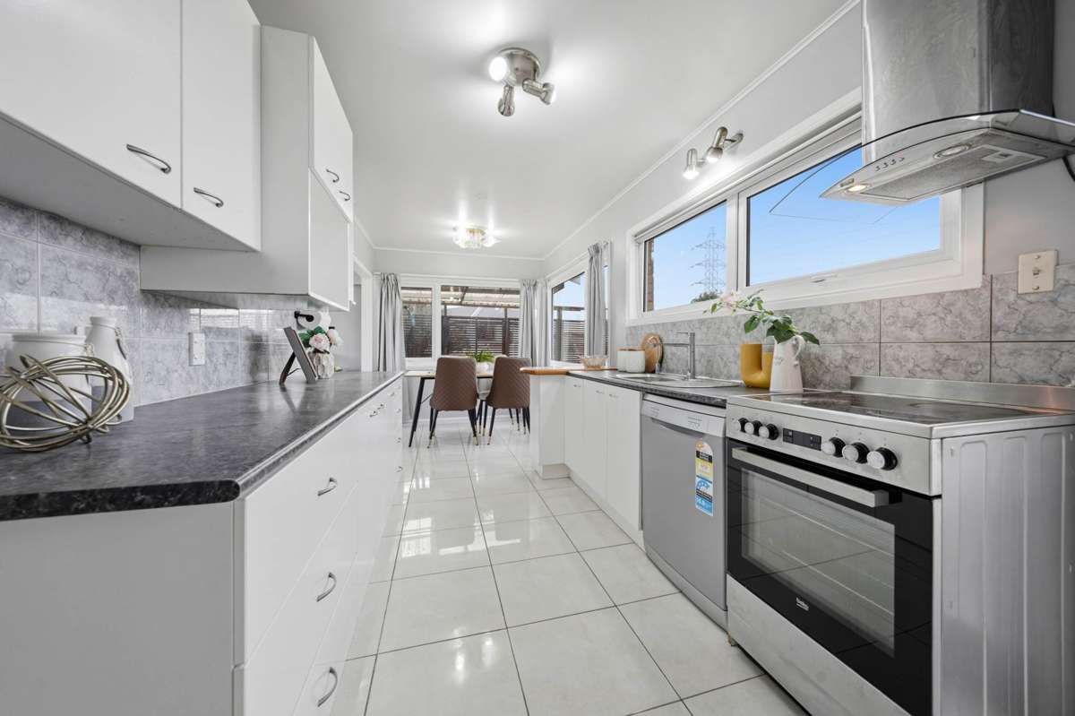 4 Meadow Crescent_3