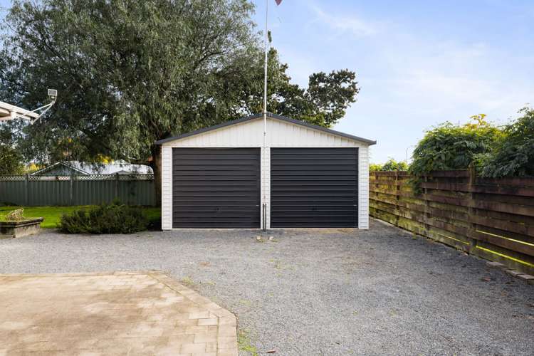 15 Sheridan Crescent Leamington_21