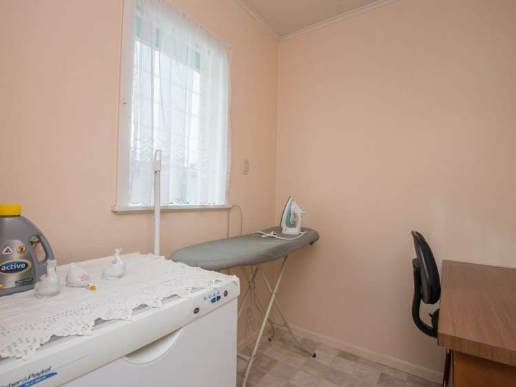 19 Masefield Drive Enderley_8