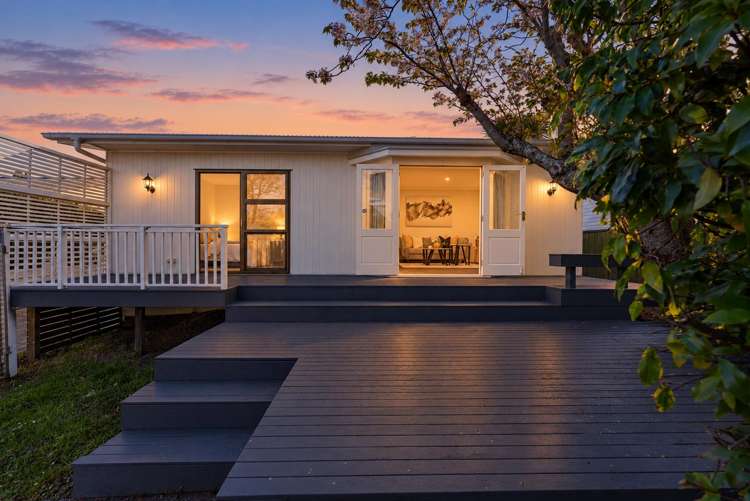 15 Chatham Avenue Mount Albert_1
