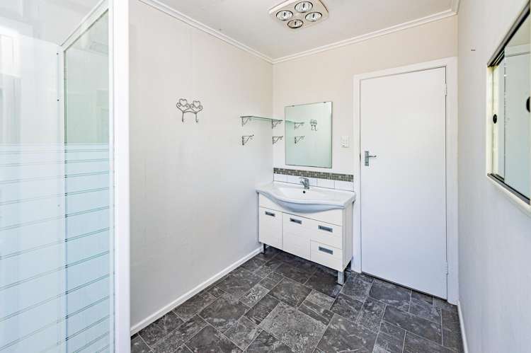 62 Parkes Avenue St Johns Hill_11