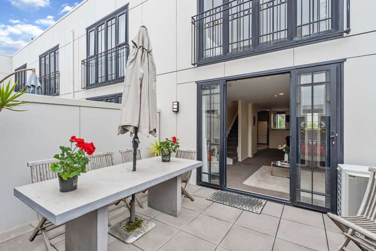 1f/8 Farnham Street Parnell_2