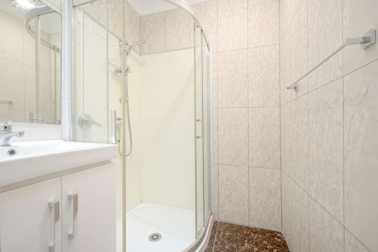 5/106 West Coast Road Glen Eden_9