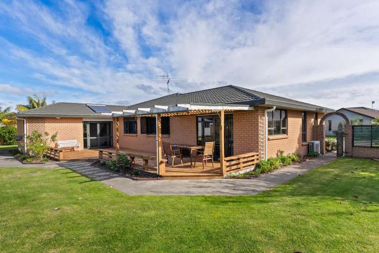 5 Margaret Place Lytton West_21