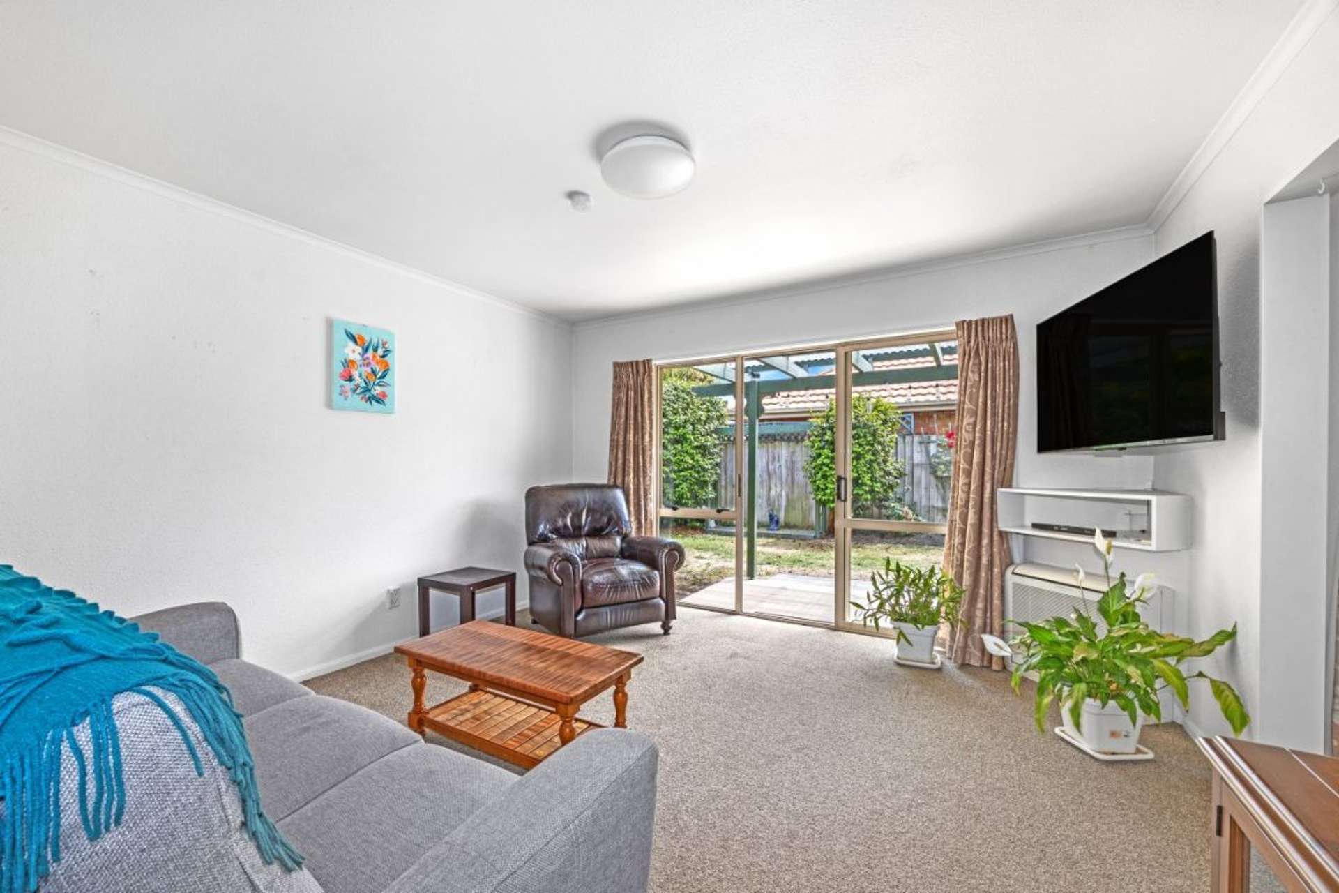 2/29 Loughton Street Burwood_0