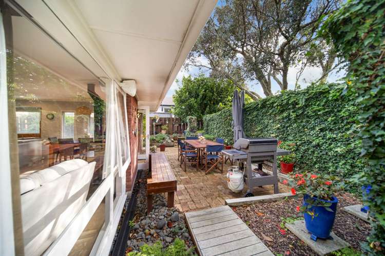 46 Meadway Sunnyhills_15