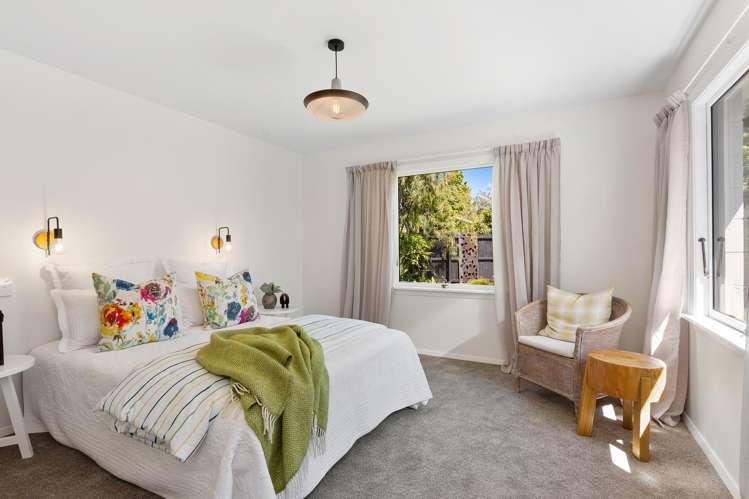 10 Esher Place Saint Martins_15