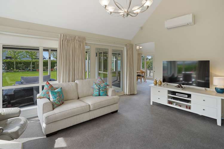 4 Barnsley Crescent West Melton_15