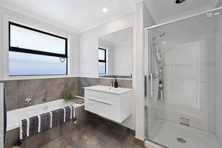 213 Ballintoy Park Drive Welcome Bay_16