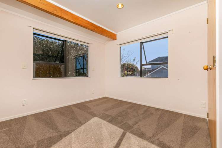 2/28 Unsworth Drive Unsworth Heights_12