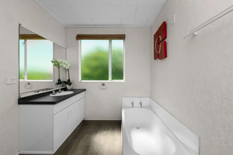 2/75 Harper Road Waimarama_13