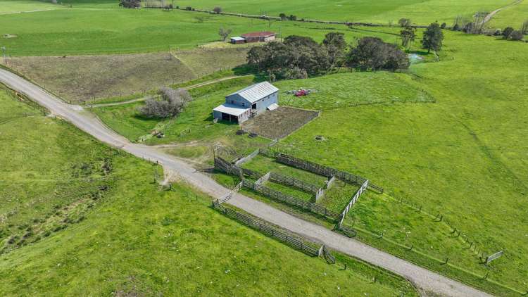 8 Heaven Road Waitakaruru_15