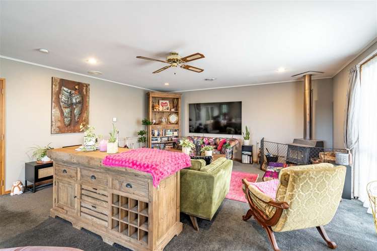 141 Mckinnon Road Gore Surrounds_12