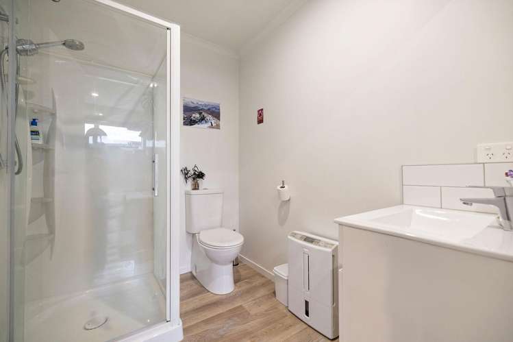 39 Walton Way Lower Shotover_13