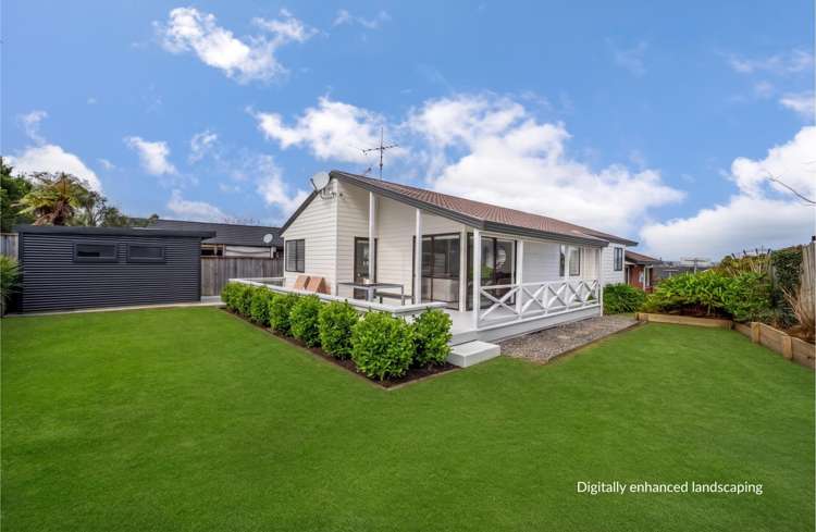 7 Pinewood Grove Botany Downs_13