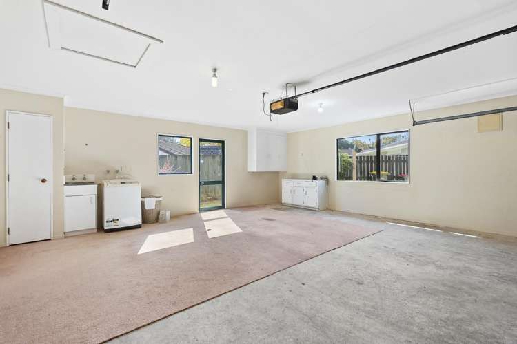 6 Redwood Crescent Westown_16