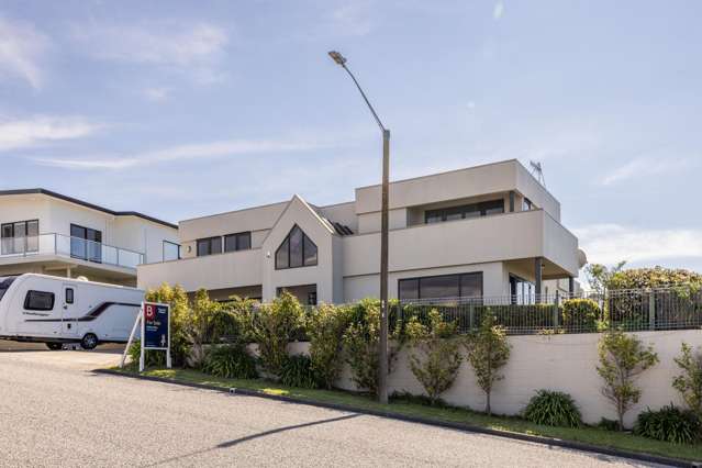 84 Churchill Drive Taradale_1