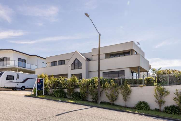 84 Churchill Drive_1