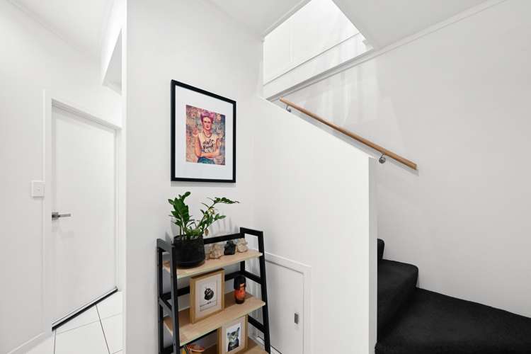 22 Gilbass Avenue Hamilton Lake_11