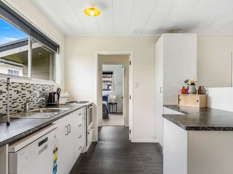 196A Clayton Road Mangakakahi_7