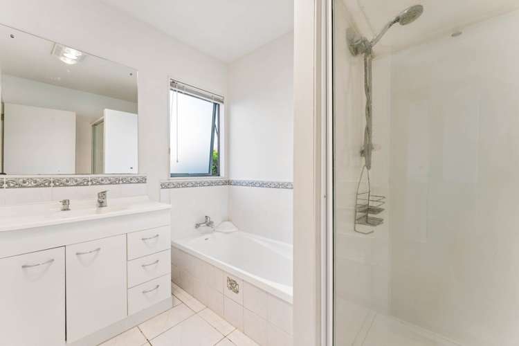 30 Shadon Place Stanmore Bay_11