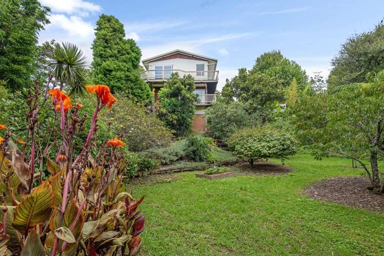 20 Colmar Road Mellons Bay_40