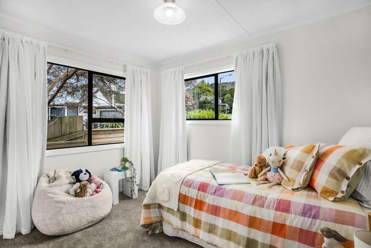 9 Naseby Grove Wainuiomata_14