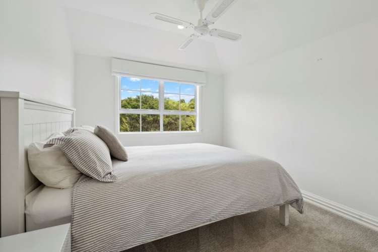 27 Almond Grove Greenhithe_13