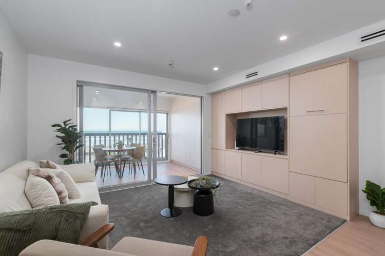 205/87 Marine Parade_3