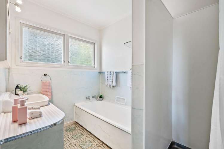 9 Raewyn Street Morningside_13