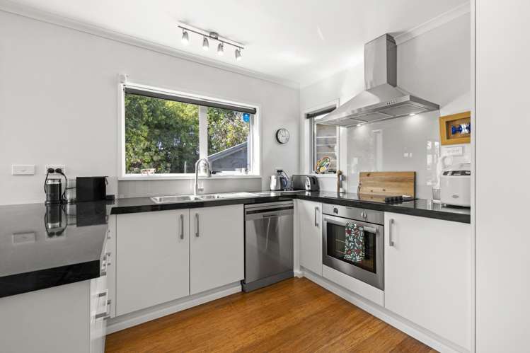 25 Manukau Road Raglan_5