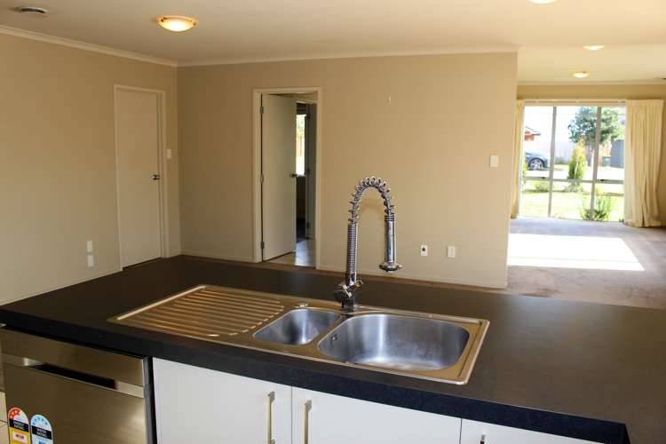 19 Anchorite Way Red Beach_17