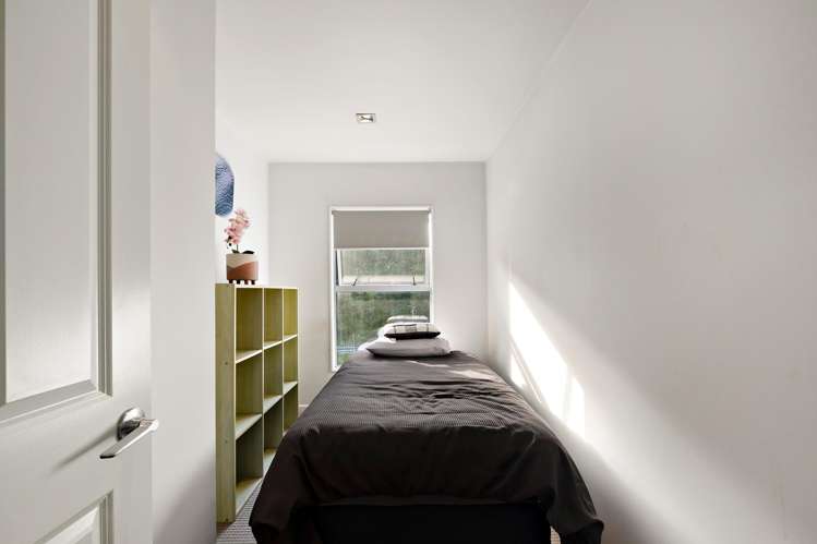 2/17 Blackbridge Road Wadestown_13