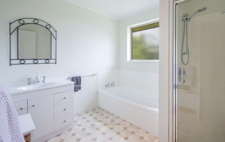 84 Starveall Street Brightwater_6