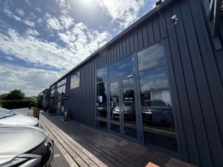 Shop 3/168 Omokoroa Road_0