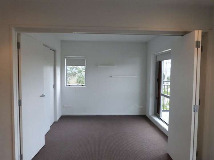 B13/71 Spencer Road Oteha_3